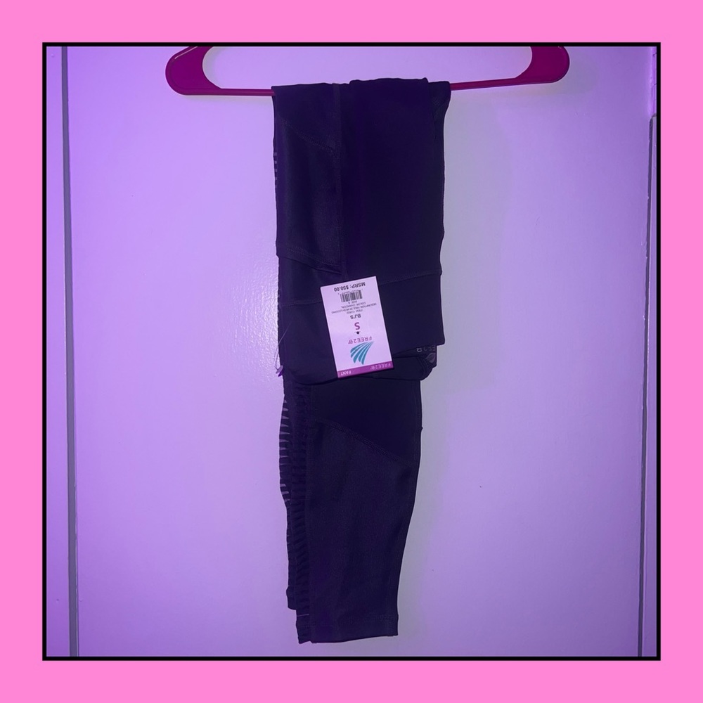 NWT Free 2 Be Gray Workout Leggings